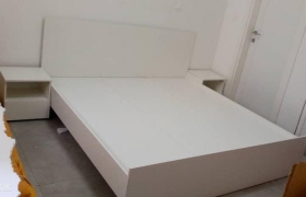 Lits simples avec chevets Des lits doubles avec chevets, disponible en plusieurs modeles.
Livraison + montage gratuit dans la ville de Dakar.
Veuillez nous contacter pour plus d
