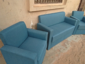 Salon canapé fauteuil Confection et vente de salons.
Nous mettons en vente de salons
À des prix abordables avec livraison gratuite sur Dakar
