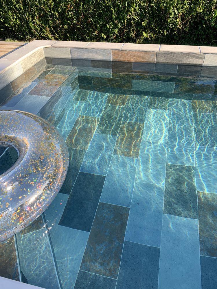 Carreaux piscine italien en pierre bali Carreaux piscine pierre bali
