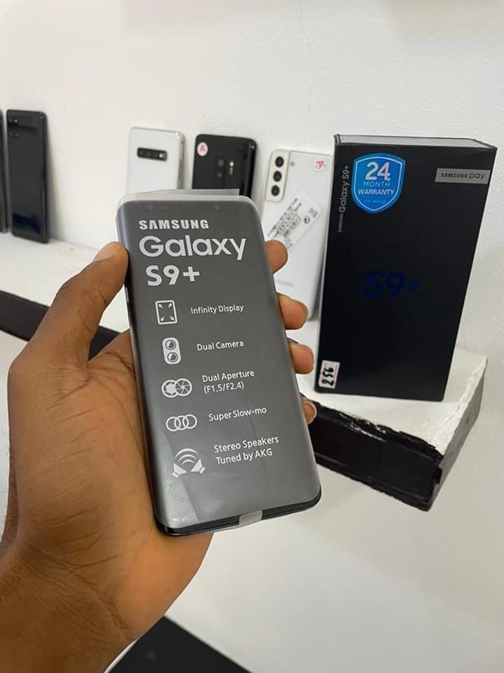 Galaxy s9 plus Offre exceptionnelle Samsung galaxy s9 plus 64go état neuf dans la boite vendu avec facture et garantie a récupérer en point de retrait ou en livraison immédiate 