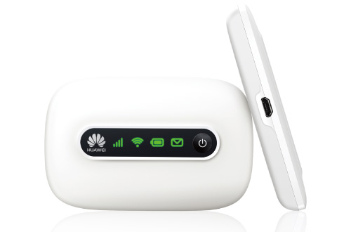 Wifi mobile Profitez de la rapidité d’une connexion 4G mobile où que vous soyez grâce au hotspot Wi-Fi Huawei E5330. Connectez jusqu’à 10 périphériques Wi-Fi et surfez pendant des heures grâce à sa batterie longue durée. Le Huawei E5330 est débloqué et prêt à fonctionner avec le fournisseur d’accès de votre choix. Plus simple, plus performant et plus confortable qu’une clé USB, il vous suivra partout pour des performances inégalées.