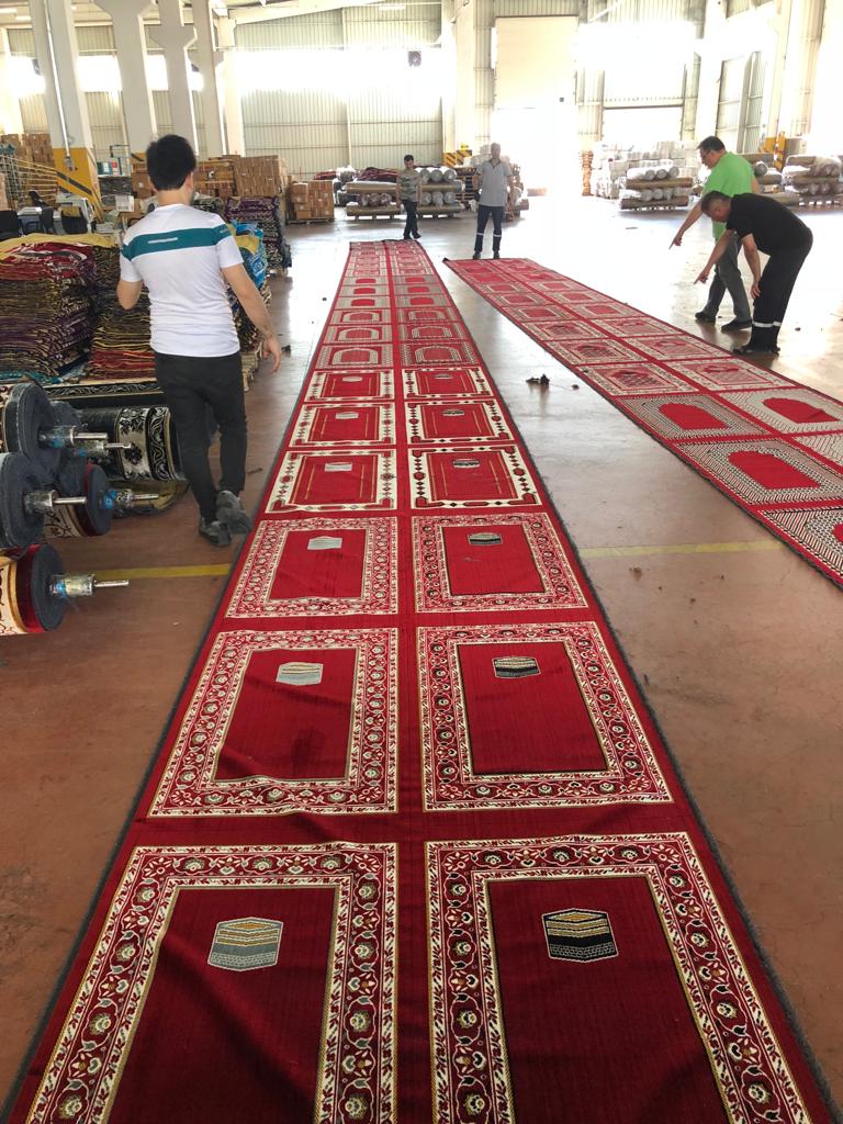 Tapis de prière en gros  Nous vendons des tapis de prière Venant de Turquie.