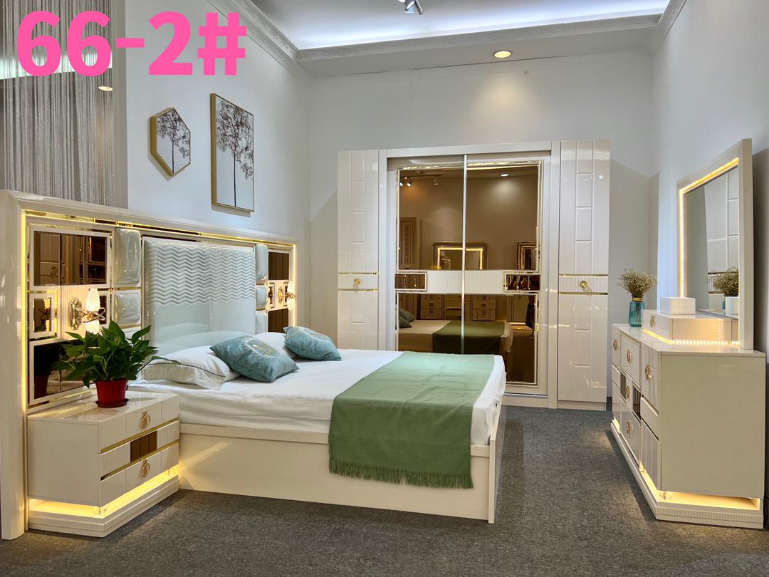 Chambres à coucher VIP Bonjour, Nous vendons de très belles chambres à coucher royales et VIP de très haute qualité, très élégantes pour embellir votre chambre, en provenance de TURQUIE.
9riz 1,350,000f
Livraison et installation gratuites 
vidéo disponible