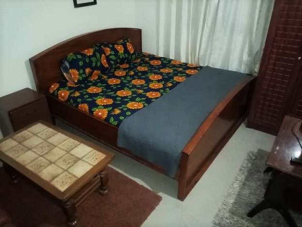 Magnifique Chambre meublée à Dakar Bonjour, nous vous proposons des chambres meublées à louer par jour avec toilette et accès Wifi, clim, canal+ et dans une  zone calme et sécurisée. Prix :15000/jour. Tel/whatsapp:771378006.  