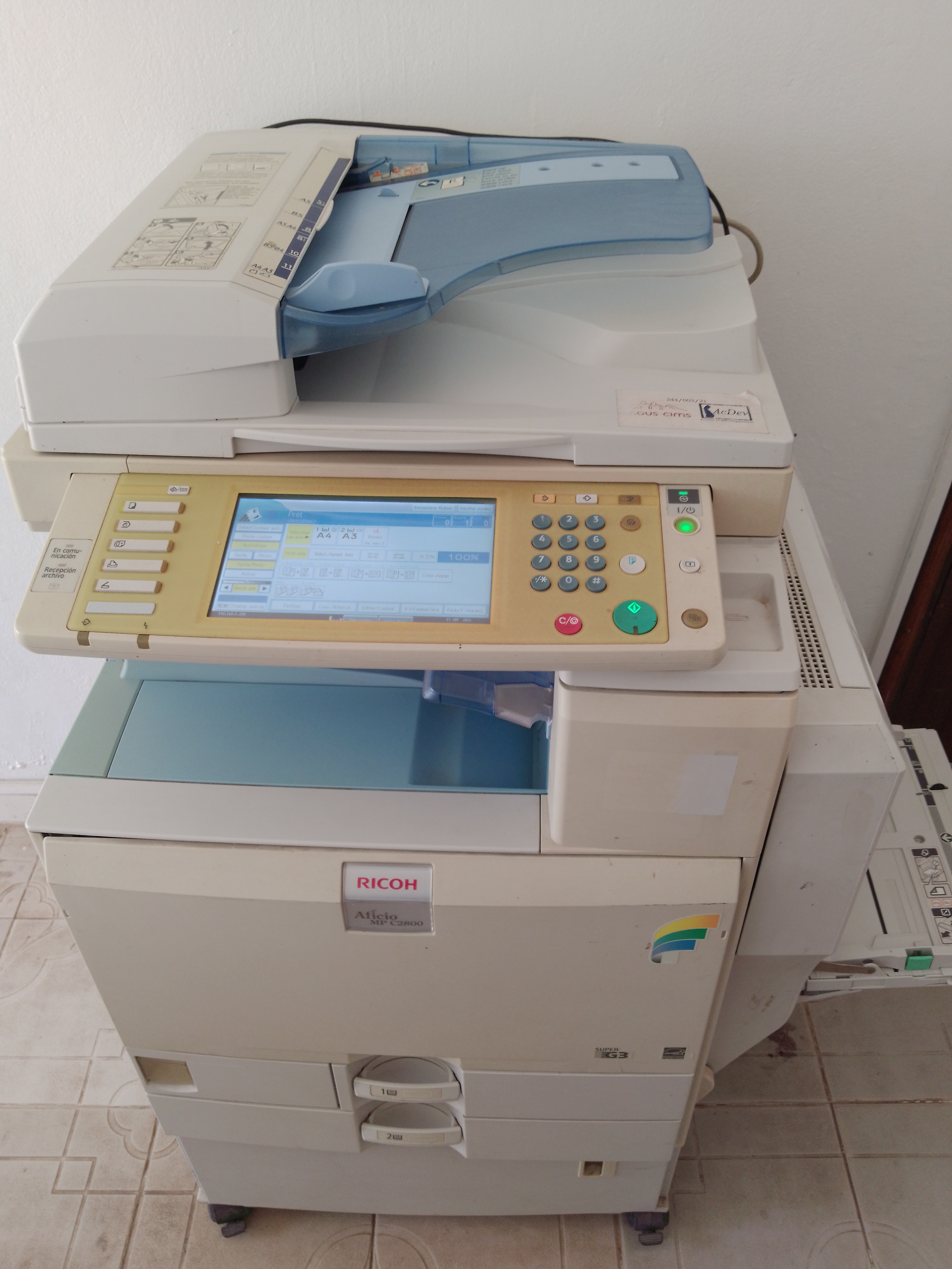 Imprimante Photocopieuse RICOH MP C2800 En vue d