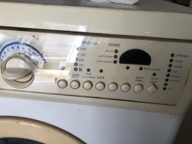Machine à laver multifonctions lavage rinçage essorage séchage Nous vous proposons des machines à laver multifonctions lavage rinçage essorage séchage de marque Electrolux venant  d