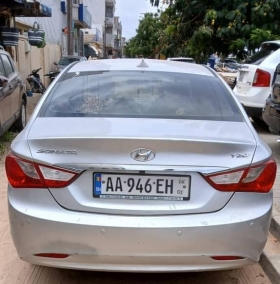 Hyundai SONATA 2012 *WANTER RANG MOUY GAW!! PROMO MAGAL!!*
HYUNDAI SONATA 2013 Tres Propre
*Plaque Recente/ Annee: 2013/ Climatisée/Automatique essence/ _4CYLINDRE 2.0/ 140.000km/ Full options : intérieur cuir  , caméra de recule/ En Excellent Etat*
*- PriX Kheweul: 3.900.000*
*- CONTACT APPEL OU WHATSAPP:
78 271 82 78
*- Visible a La Medina*