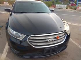 Ford Taurus Ford Taurus 2013 4wd limited 
Full option 
Toit ouvrant 
Intérieur cuir 
Grand écran 
90.000km
