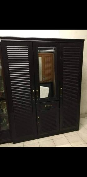 Armoire 3 et 4 Battants f5 Des armoires 3 et 4 battants importées, 1 ère main disponibles en plusieurs couleurs et différents design à partir de 125.000fr. Le prix varie selon le nombre de battants.

Livraison + Montage GRATUITS partout dans la ville de Dakar.

Contactez-nous pour plus d