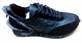 Chaussures Nike New arrivage de chaussures NIKE a bon pris dispo en noir, bleu et rouge 