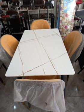 Tables de maison 4 places inov Table à manger de 4 places disponibles en plusieurs modèles et design. 
À partir de 130.000fr. Le prix varie selon le modèle.

Livraison + montage OFFERTS dans la ville de Dakar.
Contactez nous pour plus d