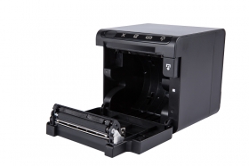 IMPRIMANTE THERMIQUE POS 80 mm Cette imprimante présente un design compact et moderne en forme de cube qui peut facilement être placé sur ou sous un comptoir. La conception compacte permet une installation facile du papier drop-and-print avec la fonctionnalité de coupe automatique. Il est amusant et facile de changer les rouleaux de papier. Les paramètres incluent la coupure automatique partielle et le port de connexion du tiroir-caisse (RJ-11). Il dispose de plusieurs interfaces E / S : série DB9 et USB. Il est livré en standard avec un rouleau de papier thermique de 80 mm et est capable d