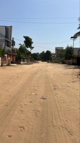 Terrain de 500 mètres carrés à vendre à Mbour Sénégal Terrain de 500 mètres carrés à vendre à Mbour
Zone résidentielle 
À 200 mètres de la plage
Sur la route de l’hôpital grand M’bour
Type de Papier: Acte  administratif
Eau et électricité disponible
Accès facile
Près de tous les commerces et services
Aéroport AIBD à 30 minutes
À 45 minutes de Dakar
Bon pour projet à usage d’habitation ou d’investissement immobilier
Prix: 40.000.000 de francs CFA soit 61 069 euros
