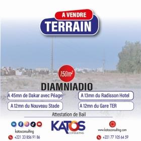 Terrain Diamniadio est une ville nouvelle sénégalaise située dans le département de Rufisque à une trentaine de kilomètres du centre ville de Dakar.
Le pole urbain de Diamniadio est un accélérateur du progrès économique. Diamniadio offre de nombreuses opportunités d