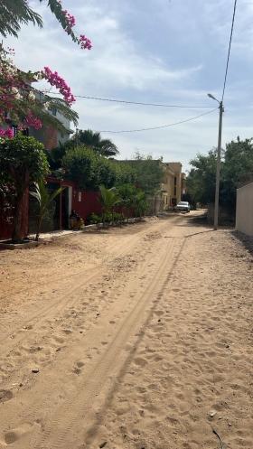 Terrains de 300 mètres carrés à vendre à Saly Sénégal Terrain de 500 mètres carrés à vendre à Saly Niakh-Niakhal
À la troisième position de la plage
Type de Papier : délibération
Tous les papiers sont disponibles
Eau et électricité disponibles
Quartier calme et résidentiel
Accès facile
Pas loin de la route Saly Niakh-Niakhal
Centre de Saly à 12 minutes
Commerces et services à proximité
Aéroport AIBD à 30 minutes
Dakar à 45 minutes
Bon pour projet à usage d’habitation ou d’investissement immobilier 
Prix: 48.000.000 de francs CFA soit 73.282 euros
