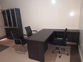 Des tables de bureau  Des tables  de bureau de 1m20,1m60 et 1m80 disponibles.
Livraison et installation gratuite dans la ville de Dakar. 
Veuillez nous contacter pour plus d