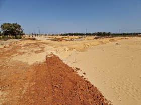 Terrain TF Bambilor  Nouveau programme de lotissement sis au niveau de Zac Bambilor juste après le village des tortu sir Bambilor. 
A 15 mn de Lac Rose ; 45 mn de l Areoport international Blaise diagne et 10 mn  de Diamniadio. 
Des parcelles de 150 et plus disponible. 
Viabilisation en cour ; commodités prévu : espace verts ; école ; lieux de cultes ;espaces sportifs et de détente ; centres de santé .....
Possibilité de paiement sur 36 mois .
Contacter le service client pour réservez votre futur chez vous .