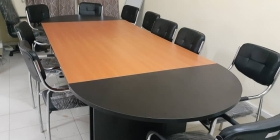 Table de réunion  Table de réunion disponible de 2 á 30 places disponibles a un prix imbattable.
Le prix varie selon les modèles.
Livraison possible et montage gratuit dans la ville de Dakar.
Info : 78 120 29 86 
N