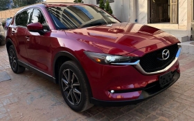 Mazda cx5 GT Mazda cx5 GT 
ANNÉE : 2018 
Kilométrage : 78000 
Intérieur cuir 
Toit ouvrant 
Version 4x4 
Venant déjà dédouané 
Prix : 16.000.000 . Pour plus d