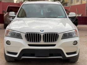 BMW X3 2014 BMW X3  VENANT TRES PROPRE
Année 2014 
Essence automatique
Full options 
Intérieur cuir 
Grand écran 
Caméra de recul 
Toit ouvrant venant déjà dédouané.
Visible à Grand Yoff.