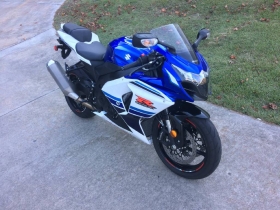 Suzuki gsxr 1000 2016 2016 suzuki gsxr 1000 available now at a moderate rate .
mileage is low and its in perfect condition with no accident or damage.
contact us for more information 

