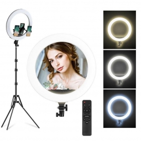 Ring light Ring light ideal pour vos selfie et vidéo Avec une retouche magique 
*36cm
*LC-360
*Avec télécommande et différents intensité de lumière et couleur disponible 