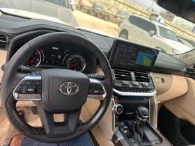 Toyota Land cruiser VXR année 2024 Toyota Land cruiser VXR année 2024

Essence automatique moteur V8 
full options fauteuils massants et écran cinéma à l