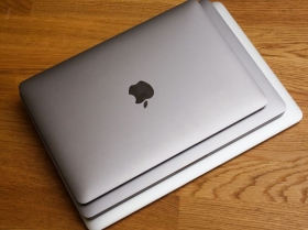 Macbook Air 2019 Des MacBook air 2019 état neuf 
Disque dur ssd 128 giga 
ram 8 giga 
processeur Intel core i5 
vendu avec facture et garantie 
possibilité de livraison
