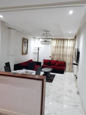 Location Appartements meublés 3 pièces - Point E Des appartements ,meublé  de 2 chambres salons a louer au point e gardiennage canal et wifi 24h/24. prix 45000
tout intéresser veiller nous contacter sur les numéros de taif immobilier affichés .