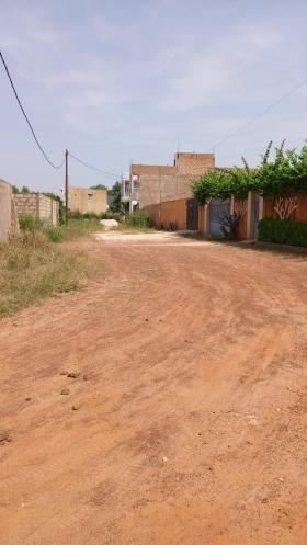 Terrain de 300 mètres carrés à vendre à Saly Sénégal Terrain de 300 mètres carrés à vendre à Saly Joseph
Non loin de l’école française
Type de papier: délibération
Eau et électricité disponibles
Zone calme
Accès facile
Aéroport AIBD à 30 minutes
À 45 minutes de Dakar
Bon pour projet à usage d’habitation ou d’investissement immobilier
Prix: 15.000.000 de francs CFA soit 22 900 euros

