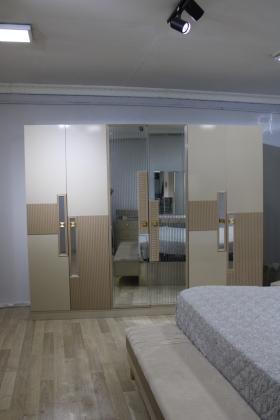 Chambres à coucher turque Chic chambres à coucher modèle turque neuves et importées, matériels solides et durables à partir de 1.300.000
 disponible chez Inov Meuble.
Livraison et montage gratuit dans la ville de Dakar .
N