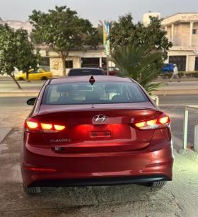 Hyundai Elantra 2017 Venant *VENTE MOU GAW!!*
HYUNDAI ELANTRA 2017 VENANT
*ANNEE: 2017/ Climatisée/ ESSENCE AUTOMATIQUE/ 4 CYLINDRES/ BERLINE/ Kilométrage: 105.000km/  5 places, caméra de recule,intérieur Tissu, ouverture et fermeture mâle électrique, ceinture électrique, climatisation Bizone, commande au volant, mode eco , Bluetooth, Aux,  impeccable très confortable, parfait État intérieur comme extérieur , très bien entretenu, excellent Moteur/ Venant Deja Dédouaner/ From USA_* 