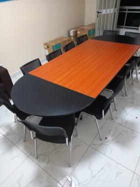 Table de réunion S3 Des tables de réunion neuves disponibles à partir de 180000mille. Le prix varie selon le nombre de place et le modèle. 

Livraison + montage GRATUITS dans la ville de Dakar. 

Contactez-nous pour plus d