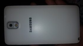 Vente de téléphone Samsung note 3 Bonjour je vend mon Samsung note 3 propre pas de fissures tout marche juste la batterie à changer 
