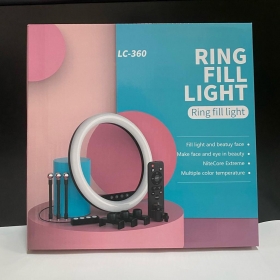Ring light Ring light ideal pour vos selfie et vidéo Avec une retouche magique 
*36cm
*LC-360
*Avec télécommande et différents intensité de lumière et couleur disponible 