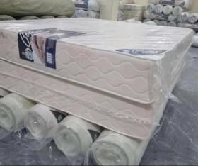 MATELAS ORTHOPEDIQUE ITALIEN Matelas orthopedique italien anti  acarien anti allergique non deformable durable médicalement testé fabriqué sous les normes de la communauté européenne.
Disponible en toute taille .
OREILLERS ORTHOPEDIQUE OFFERT 
   Garantie: 10 ans 