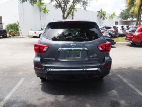  2017 Nissan Pathfinder Platinum Full Option for sell 2017 Nissan Pathfinder Platinum Full Option for sale 

2017 Nissan Pathfinder Platinum , it is still very clean like new, it is
GCC Specification , full option with perfect tyres ( jake.mathias01@gmail.com)

Mileage:     12,677 miles
Exterior Color:     Gray Metallic
Interior Color:     Black
Gas Mileage:     20 MPG City
27 MPG Highway
Engine: V6
Drivetrain: Front-Wheel Drive

Serious and interested buyers should contact via email ( jake.mathias01@gmail.com)