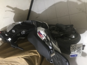 Scooter à vendre Je vends mon scooter de très faible consommation et facile à manœuvrer en très bon état avec CMC. 
