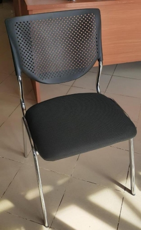 Des fauteuils de Bureau Des fauteuils direction,chaise de bureau ,visiteur et simple disponibles en différents modeles.
Livraison gratuit dans la ville de Dakar.
Veuillez nous contacter pour plus d