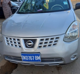 WANTER NISSAN ROGUE 2013 *WANTER RANG MOUY GAW!!*
Nissan Rogue  2013 Tres Propre
*Annee: 2013/ Climatisée/ automatique essence/ 4 cylindres/ 98mille/ version 4x4/ motor d