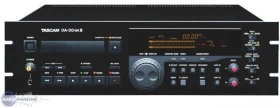 Lecteur/Enregistreur TASCAM Un lecteur/enregistreur de cassettes DAT à vendre. Model: TASCAM DA MKII. Fournis avec un lot de cassettes DAT.