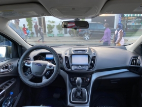 Ford Escape SE 2014 Ford Escape SE nouveau modèle Automatique essence climatisé venant 2014 
90.000 km 
Déjà dédouané avec Grand écran et Options.  
