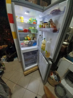 Réfrigérateur combiné Réfrigérateur combiné de marque Beko en bon état.