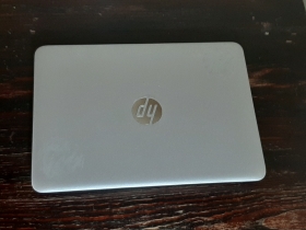 HP Elite book G3 vend un ordinateur second main HP elite book G820 G3 avec windows 10 professionnel installé et activé, avec 2 disque SSD de 120Go; 1 en disque M2 et l