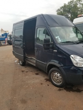 IVECO DAÏLY 25790 km
 Wanter 6000.000
 IVECO DAÏLY Année 2011