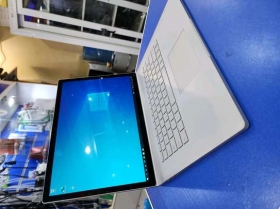 Surface book 2 i7 détachable NVIDIA GTX 2 gb  Surface book 2 core i7 de 8em génération disque ssd 256 ram 8go écran 13pouces full hd clavier rétro-éclairé carte graphique nvidia GTx 2 gb dédiée.
écran tactile utilisable comme tablette. Facture plus garantie livraison 2000