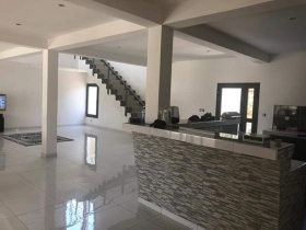 Villa à vendre Villa nguaparou vendu avec  les meubles à 300millions négociable 600m2 bail vendu devant notaire