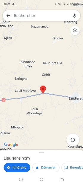 Terrain 9431 mètres carrés à Louky Terrain 9431 mètres carrés à Louky
Sise à Louly Mbafaye 
Situé à 15 kilomètres de Mbour 
À 50 mètres de la route nationale
À l