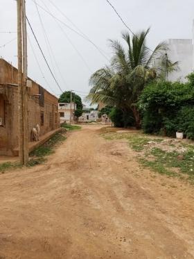 Terrain de 300 mètres carrés à vendre à Saly Sénégal Terrain de 300 mètres carrés à vendre à Saly Darou
À 500 mètres de la route Saly Niakh-Niakhal
Type de Papier : délibération
Eau et électricité disponible
Zone calme
Accès facile
Aéroport AIBD à 30 minutes
Dakar à 45 minutes
Bon pour projet à usage d’habitation ou d’investissement immobilier
Prix : 15.000.000 de francs FCFA soit 22 900 euros
