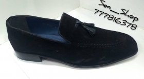 Chaussure Aiden en daim cuir Promo de chaussures Aiden en cuir daim. Dispo en couleur noir  et bleu. Toutes les pointures sont dispo. 